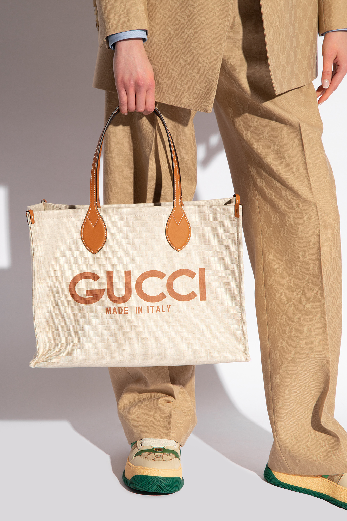 Cream Shopper bag with logo Gucci Vitkac GB